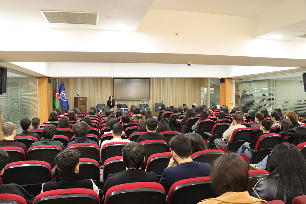 Azərbaycan Universitetinin tələbələri istehsalat təcrübəsinə başlayıb