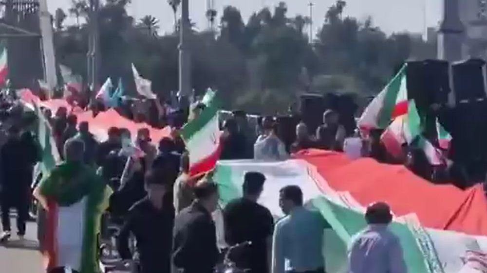 Təbriz əhli infrastruktur ətrafında “canlı sipər” yaradıb
