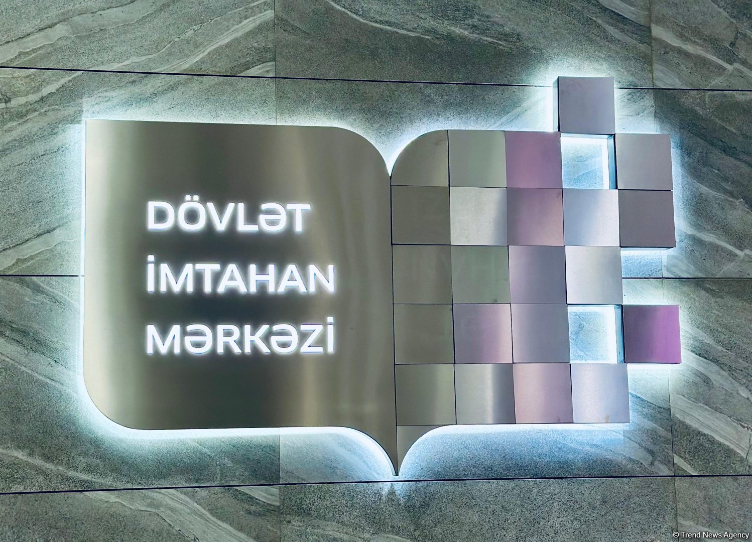 DİM doktorantlar üçün xarici dil imtahanı keçirir